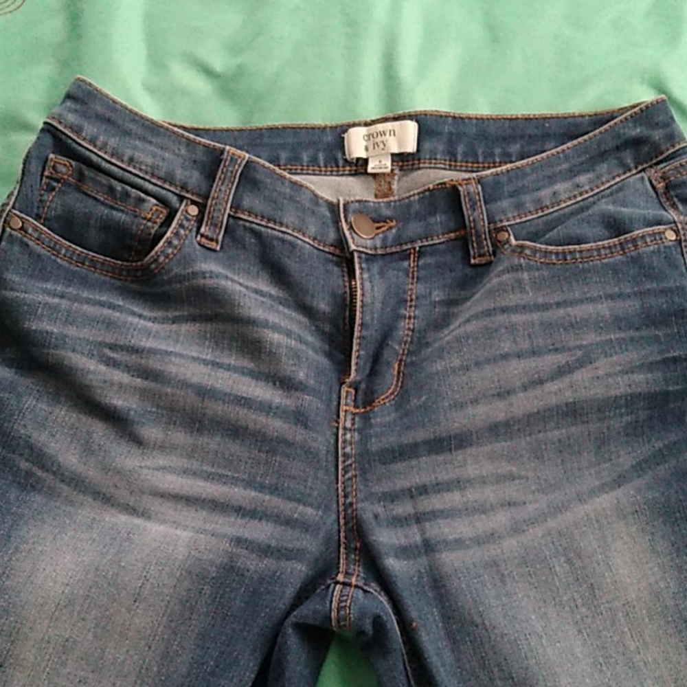 Embroidered Detailed Bottom Jeans - Picture 4 of 9